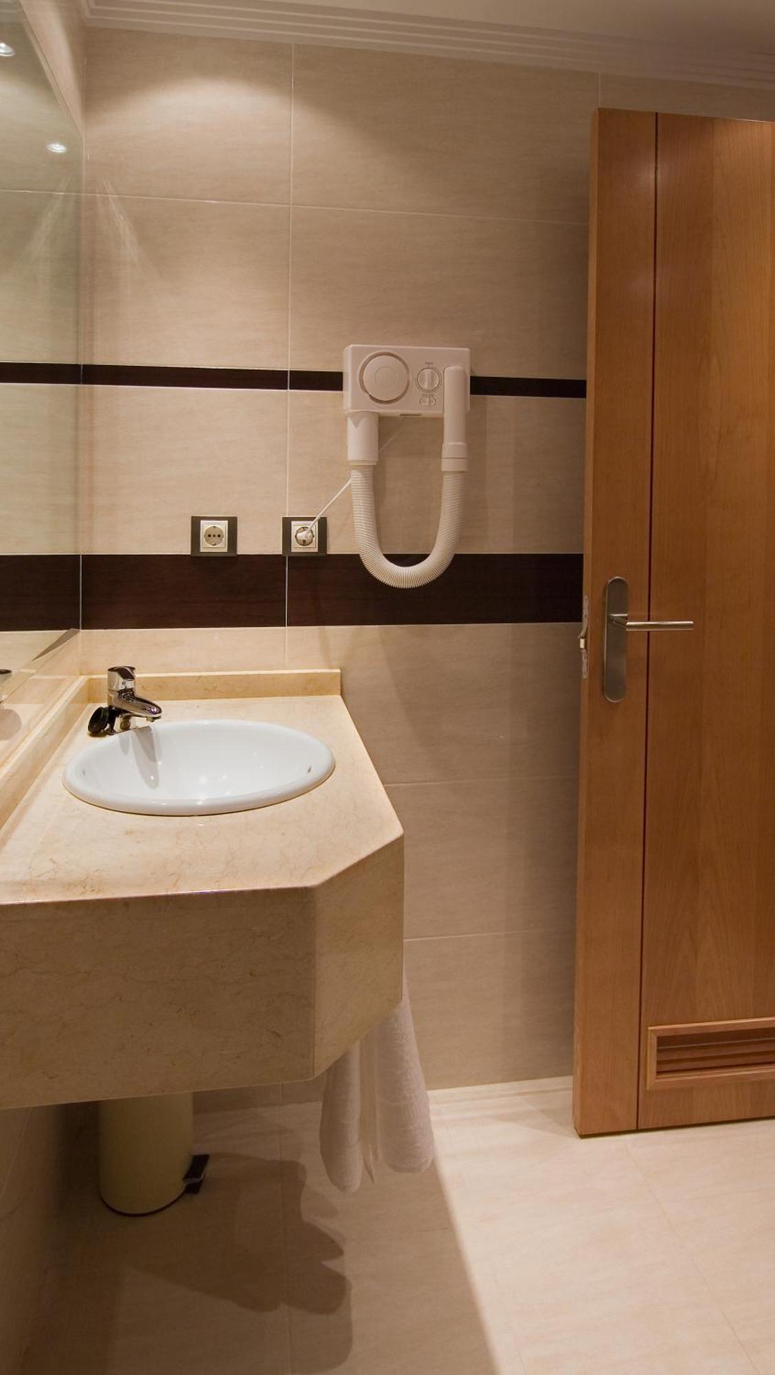 Hotel Castro Real Oviedo Luaran gambar