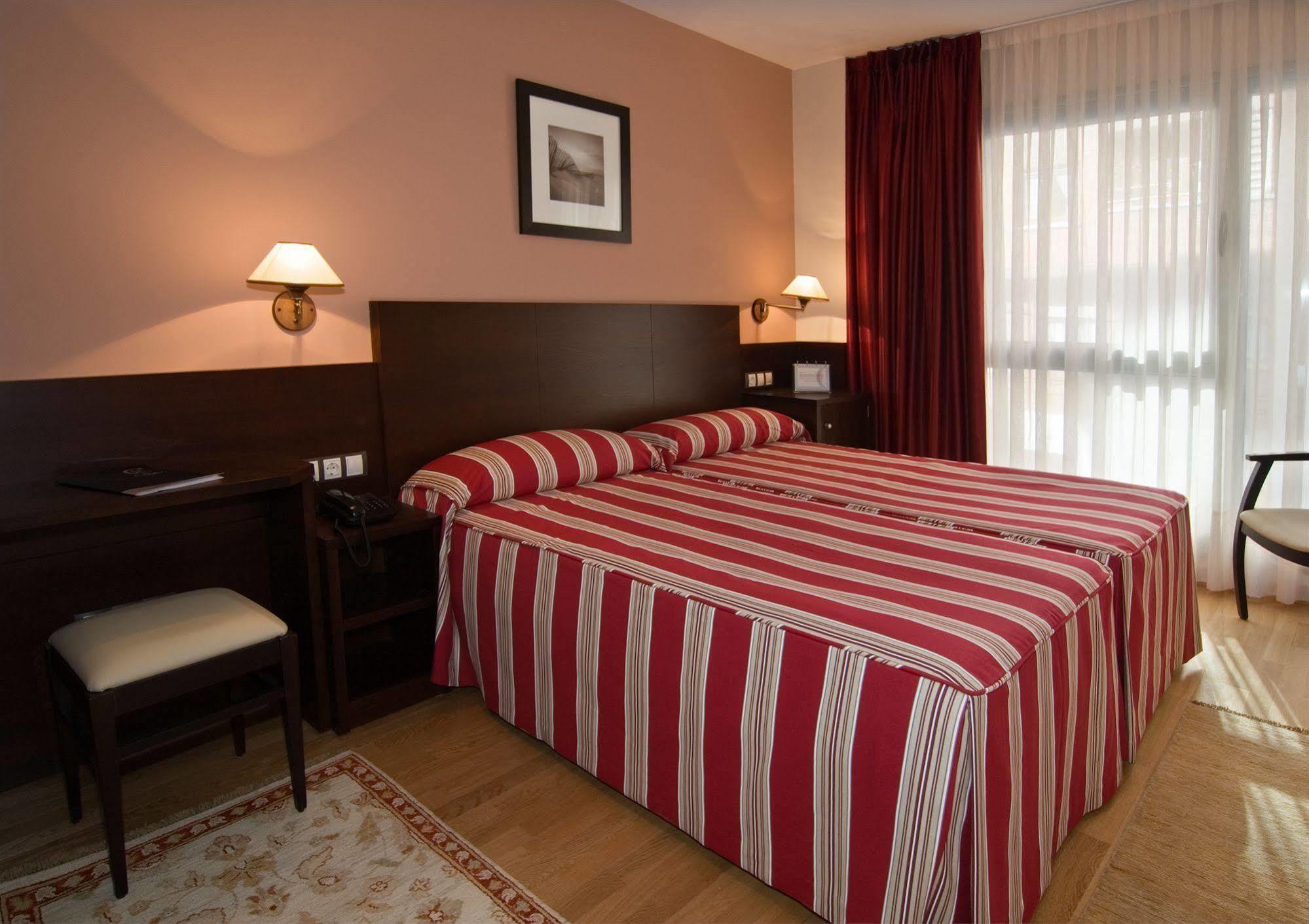Hotel Castro Real Oviedo Luaran gambar